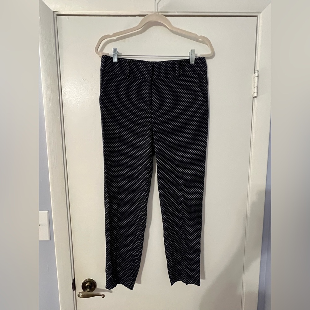 Ann Taylor Cropped Navy and White Patterned Garment